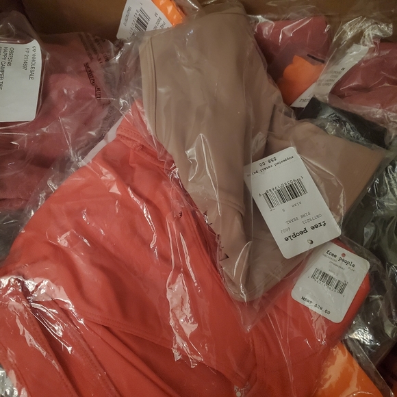 Free People Movement 10 Piece Reseller Box - Picture 4 of 5